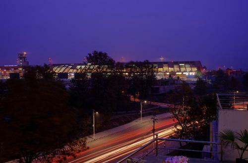 Hotel Regal Airport