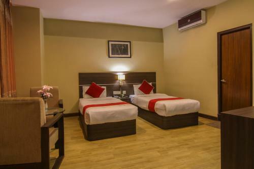 Hotel Regal Airport