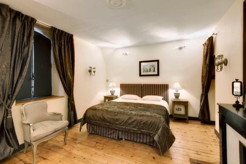Mercurey Chateau Sleeps 16 Pool Wifi