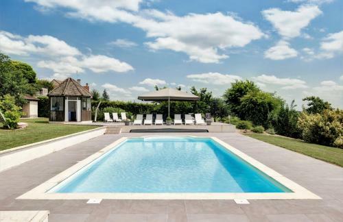 Mercurey Chateau Sleeps 16 Pool Wifi