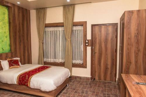 Jungle Safari Lodge