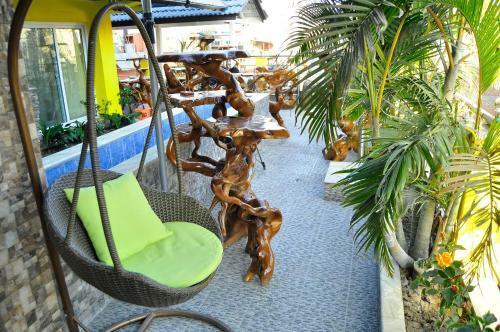 Royal Penguin Boutique Hotel