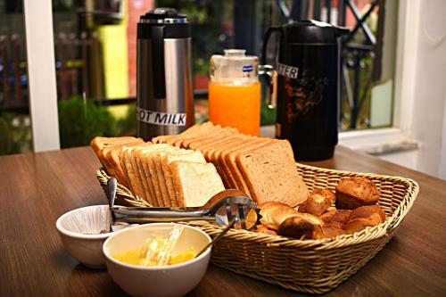 Hotel Osho Home