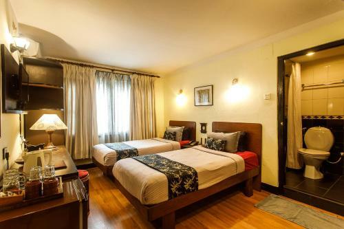 Hotel Ambassador Garden Home