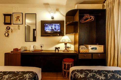 Hotel Ambassador Garden Home