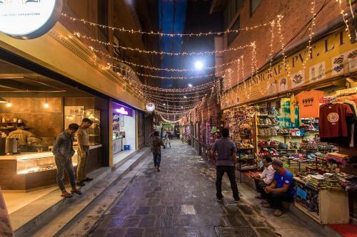 Hotel Ambassador Garden Home