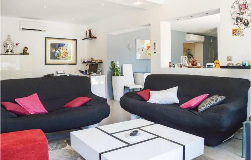 Three-bedroom Holiday Home In Sta Maria Poggio