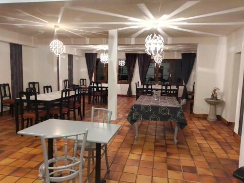 Hotel La Belle Charbonni�re