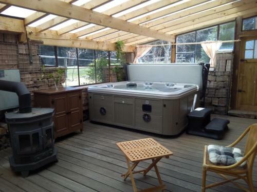 Hotel La Belle Charbonni�re
