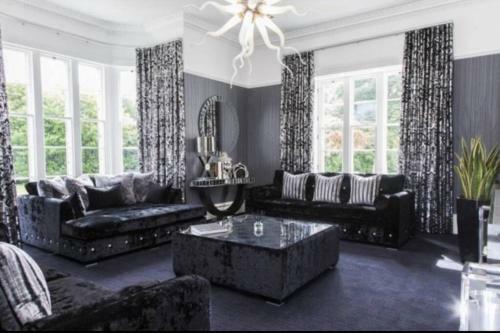 Villa The Parsonage Mansion At Dunmore Park