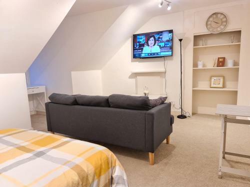 Grace Apartments - Living Spring 1
