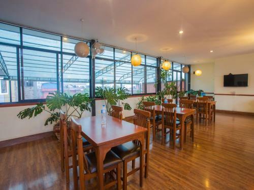 Hotel Osho Holiday Inn