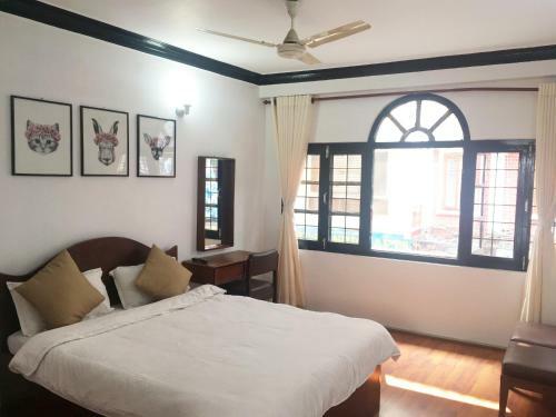 Bed & Breakfast Hotel Holy Lodge