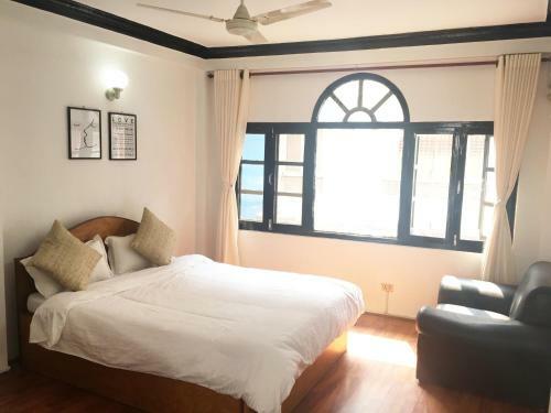 Bed & Breakfast Hotel Holy Lodge