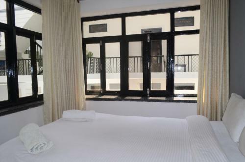 Bed & Breakfast Hotel Holy Lodge