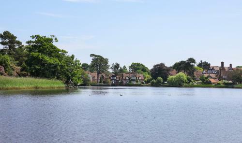 Beaulieu Villa Sleeps 8 With Wifi