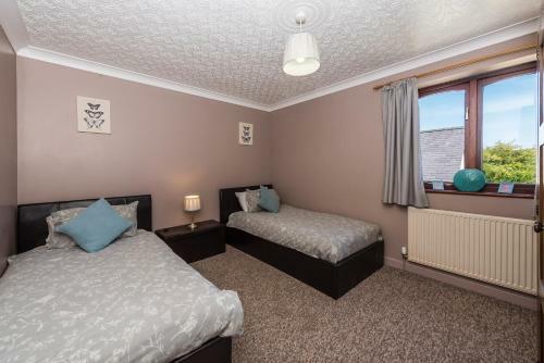 Detached 4-bed Farmhouse Beaumaris Stunning Views!