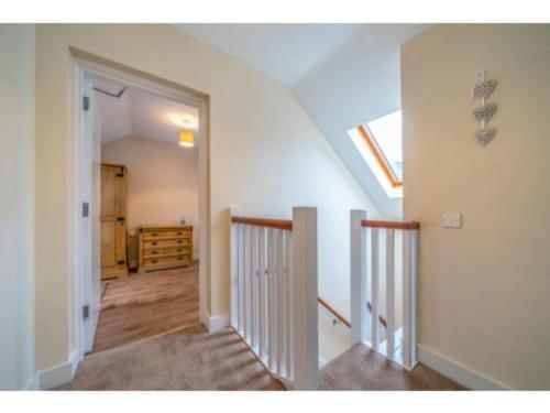Pass The Keys - Lovely Apartment With 3 Double Bedrooms
