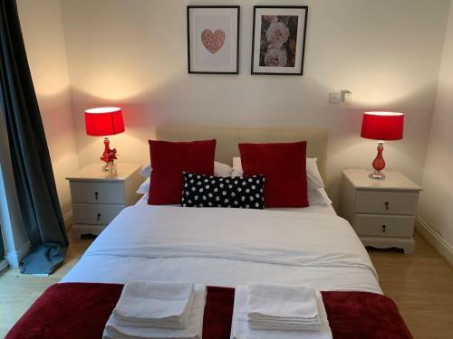 China Town Apartment In Birmingham City Centre