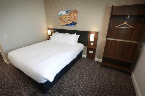 Hotel Willows, Blackburn By Marston's Inn