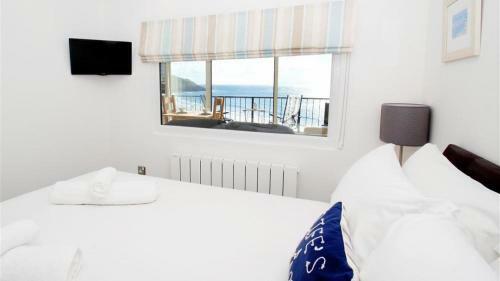 9_301b Redcliffe Apartments, Caswell Bay