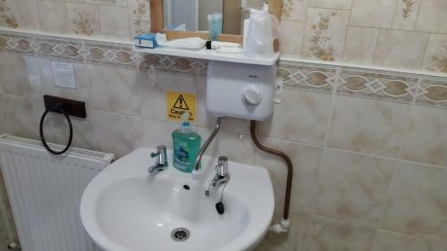 Hostal Selenite Guest House