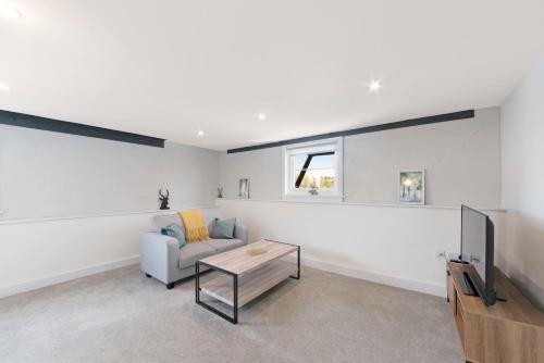 Stansted Airport / Bishop Stortford Apartments