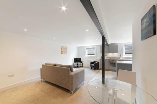 Stansted Airport / Bishop Stortford Apartments