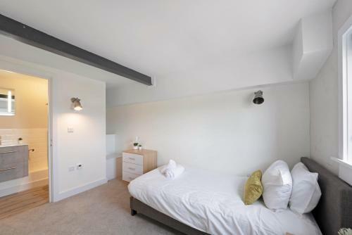 Stansted Airport / Bishop Stortford Apartments
