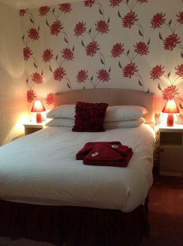 One Rutland Gate Apartments, Wilton Parade