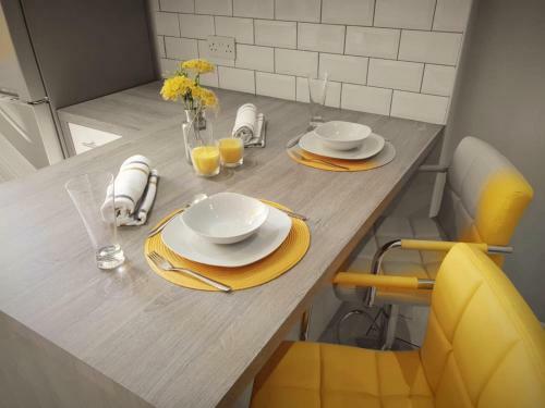 Sunflower Suite Under Sasco Apartments