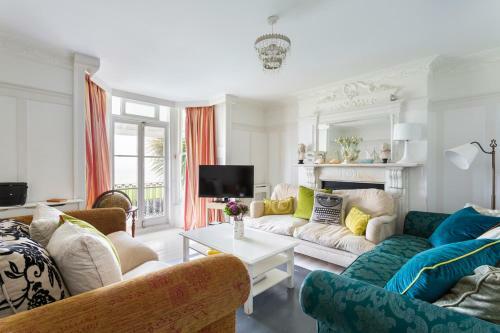 Bognor Regis Villa Sleeps 14 Wifi