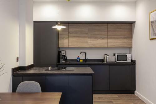 Fantastic 1 Bedroom Apartment In Bolton