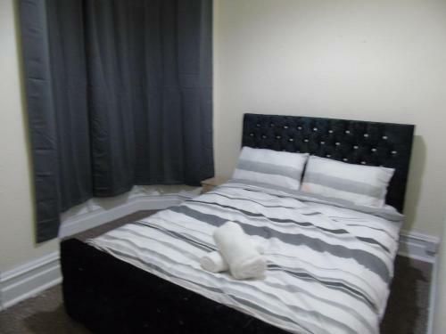 2-bed Apartment In Bolton
