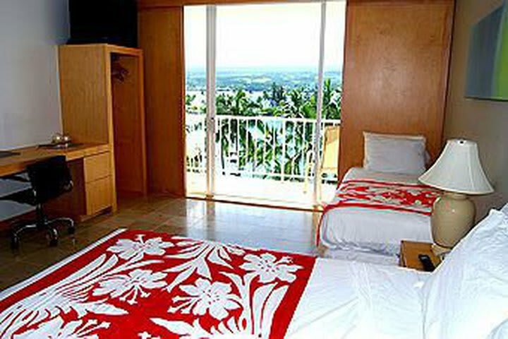 Hotel Naniloa Volcanoes Resort