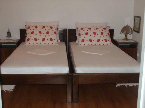 Apartments Jela