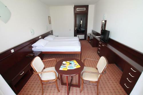 Hotel And Health Center Igalo