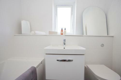 Wilton Apartment - 2 Bedroom - Great Location