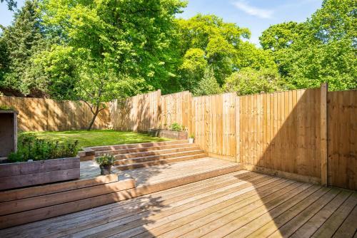 2 Bed House Close To Town Centre