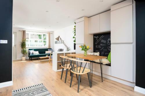 2 Bed House Close To Town Centre