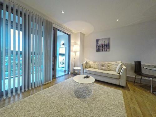 West Side Apartments -brentford, London