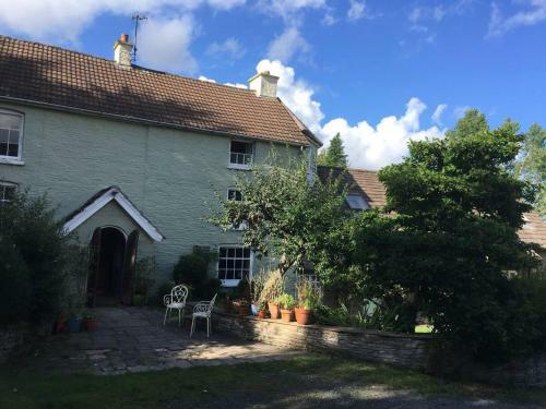 Beautiful 6-bed Home In Brecon