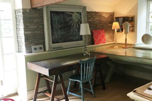Beautiful 6-bed Home In Brecon