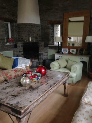 Beautiful 6-bed Home In Brecon