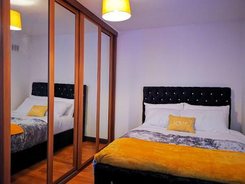 Apartamento 2-bed Flat 5 Mins Walk To Town Centre In Bradford