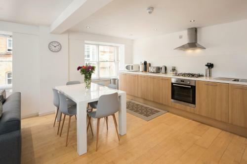 Trafalgar House Apartment Two