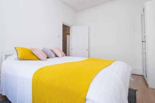 Apartamento Charming, Bright & New Beach Balcony Flat