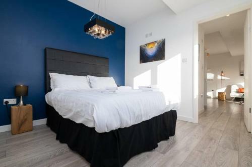 Light, Bright & Beautiful Apartment With Parking