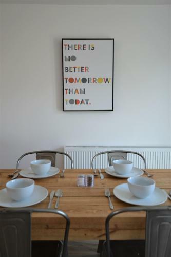 Edward Street Balcony Apartment
