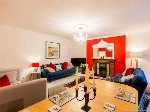 *new* Luxury 3bdr Property W/conservatory & Garden